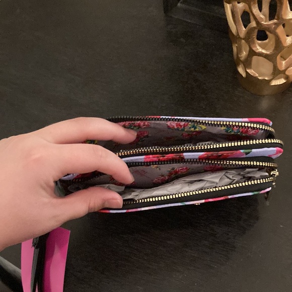 SOLD NWT Betsey Johnson wristlet - Picture 4 of 6
